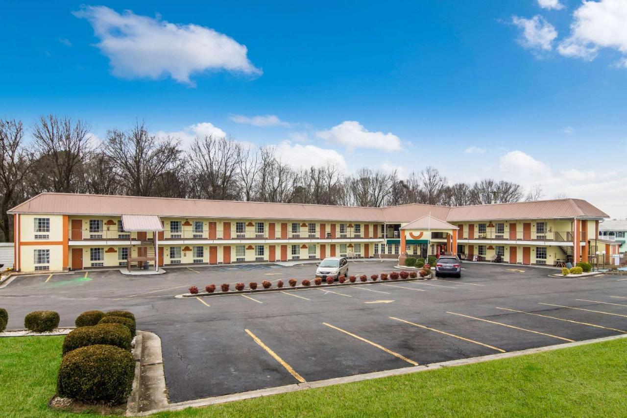 Carry On Inn & Suites LaFayette Exterior foto